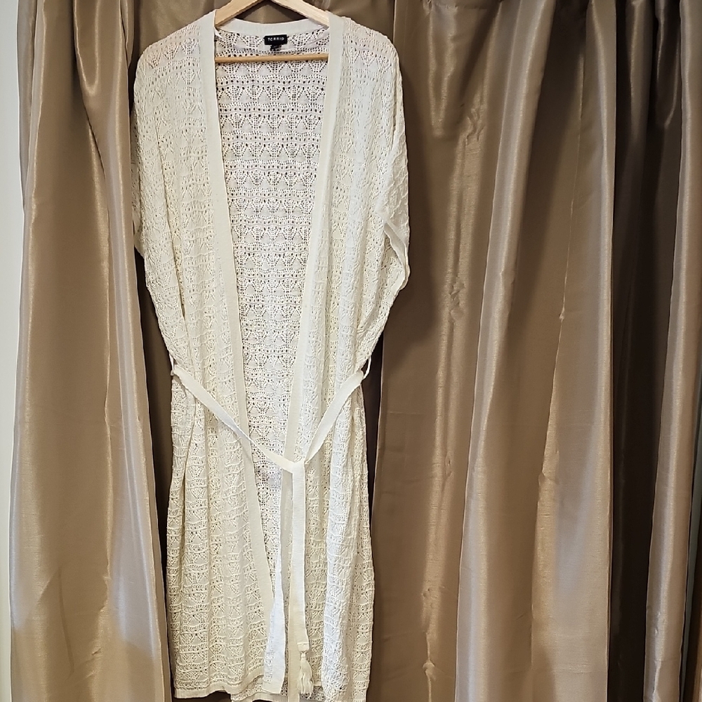 Torrid White Lace Kimono Cardigan